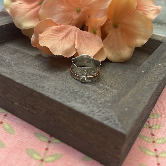 JBloom Spinner Ring with Rhinestone - Picture 2 of 4